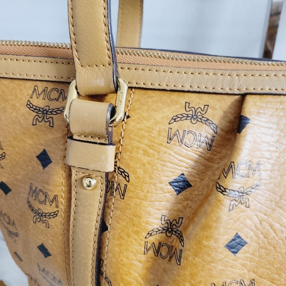 MCM Cognac crossbody - Picture 9 of 16